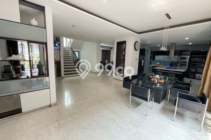 Dijual Rumah Mewah Megah Dengan View Eksklusif di Jelambar, Jakarta Barat Dijual Rumah Mewah Megah Dengan View Eksklusif di Jelambar, Jakarta Barat