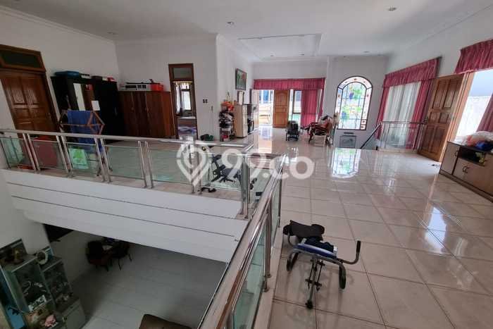 Dijual Rumah Luas Megah Dengan View Cantik di Jelambar, Jakarta Barat Dijual Rumah Luas Megah Dengan View Cantik di Jelambar, Jakarta Barat