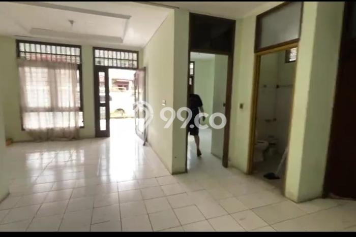 Hunian Mewah Siap Huni LT 240m2 di Benda, Tangerang Hunian Mewah Siap Huni LT 240m2 di Benda, Tangerang