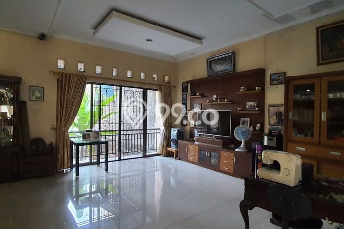Hunian Mewah LB 250m2 Siap Huni Desain Elegan di Kampung Rambutan, Jakarta Timur Hunian Mewah LB 250m2 Siap Huni Desain Elegan di Kampung Rambutan, Jakarta Timur