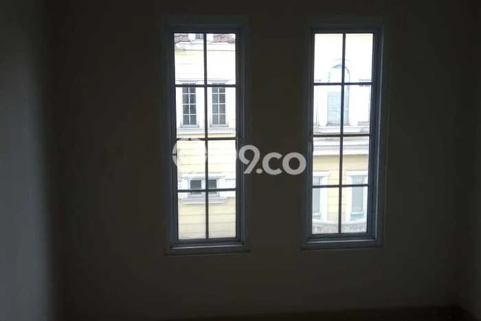 Rumah Luas Asri 3 KT Siap Huni di Gading Serpong Montana Village Tangerang Rumah Luas Asri 3 KT Siap Huni di Gading Serpong Montana Village Tangerang