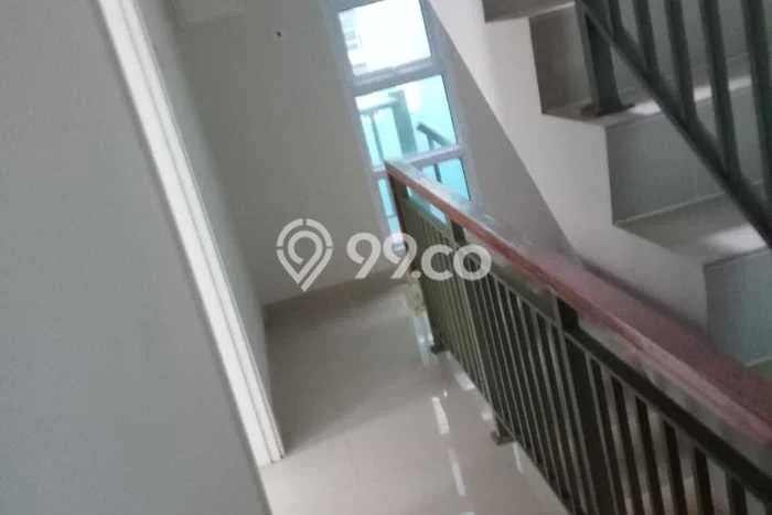 Rumah Luas Asri 3 KT Siap Huni di Gading Serpong Montana Village Tangerang Rumah Luas Asri 3 KT Siap Huni di Gading Serpong Montana Village Tangerang