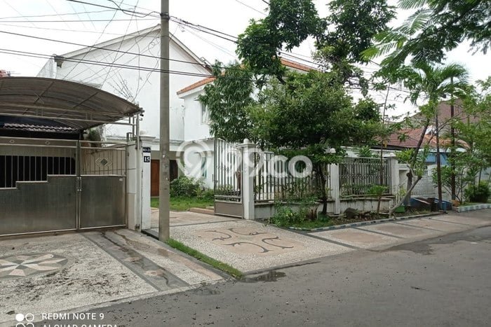 Siap Huni Hunian Elit 7 Kamar di Wonocolo Dekat ke Mana Pun Siap Huni Hunian Elit 7 Kamar di Wonocolo Dekat ke Mana Pun