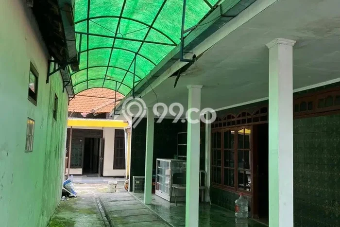 Dijual Rumah Premium dengan Fasilitas Sekitar Lengkap di Jambangan, Surabaya Dijual Rumah Premium dengan Fasilitas Sekitar Lengkap di Jambangan, Surabaya
