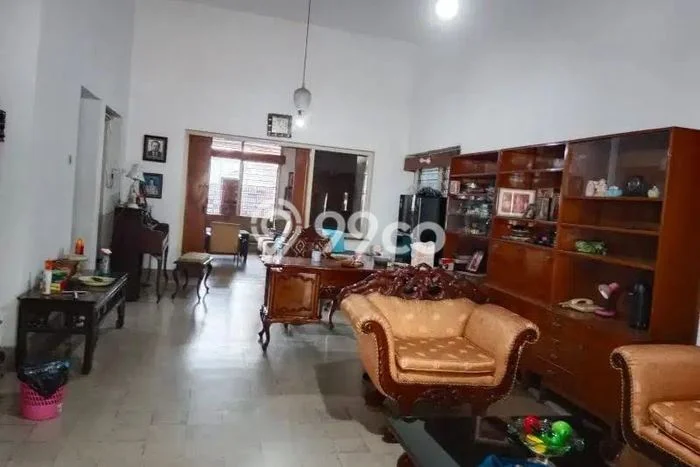 Hunian Elit LB 330m2 Siap Pakai Desain Elegan di Raya Darmo, Surabaya Hunian Elit LB 330m2 Siap Pakai Desain Elegan di Raya Darmo, Surabaya