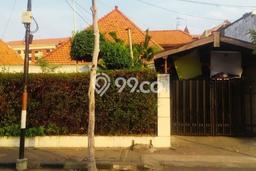 Rumah Elit Modern Tanpa Renovasi di Raya Darmo Surabaya Rumah Elit Modern Tanpa Renovasi di Raya Darmo Surabaya