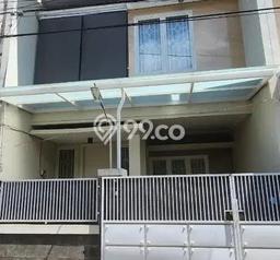 Rumah Luas Asri 3 KT Siap Pakai di Mulyosari Surabaya Rumah Luas Asri 3 KT Siap Pakai di Mulyosari Surabaya