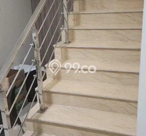 Rumah Luas Asri 3 KT Siap Pakai di Mulyosari Surabaya Rumah Luas Asri 3 KT Siap Pakai di Mulyosari Surabaya