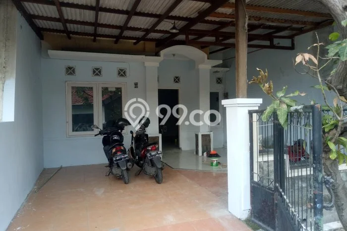 Rumah Modern Cantik 2 KT Bisa Langsung Pindah di Rungkut Rumah Modern Cantik 2 KT Bisa Langsung Pindah di Rungkut