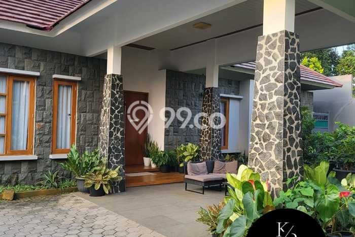 Jual Rumah Luas Megah Dengan View Eksklusif di Bambu Apus, Jakarta Timur Jual Rumah Luas Megah Dengan View Eksklusif di Bambu Apus, Jakarta Timur