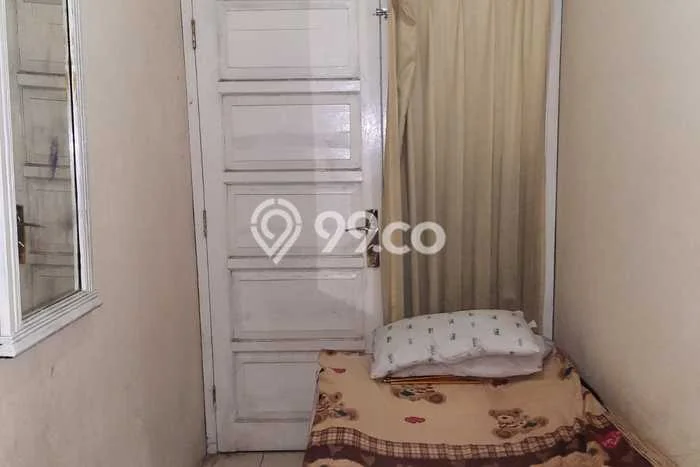 Rumah sewa siap pakai 4 KT di Kota Wisata, Jakarta Timur Rumah sewa siap pakai 4 KT di Kota Wisata, Jakarta Timur
