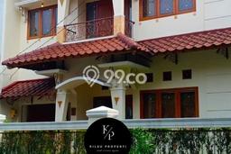 Ready to Use! Premium House LT 180m2 Desain Modern di Citra Grand Ready to Use! Premium House LT 180m2 Desain Modern di Citra Grand