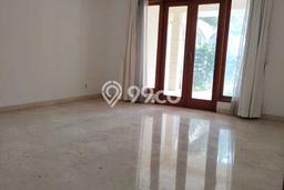 Rumah sewa siap pakai 5 KT di Kemang, Jakarta Selatan Rumah sewa siap pakai 5 KT di Kemang, Jakarta Selatan