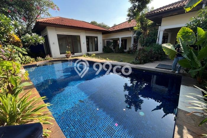 Rumah Elit LB 450m2 Siap Huni Desain Elegan di Ampera, Jakarta Selatan Rumah Elit LB 450m2 Siap Huni Desain Elegan di Ampera, Jakarta Selatan