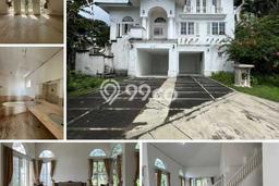Rumah Elit Modern Tanpa Renovasi di Sentul City Bogor Rumah Elit Modern Tanpa Renovasi di Sentul City Bogor