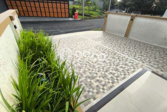 Rumah Luas Asri 4 KT Siap Huni di Sentul City Bogor Rumah Luas Asri 4 KT Siap Huni di Sentul City Bogor
