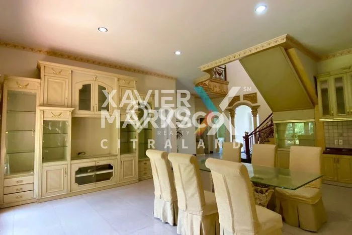 Rumah Luxury Modern Siap Huni di Pakuwon Indah Surabaya Rumah Luxury Modern Siap Huni di Pakuwon Indah Surabaya