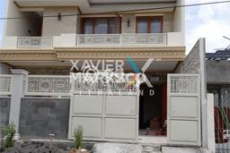 Rumah Mewah Siap Huni LT 180m2 di Tandes, Surabaya Rumah Mewah Siap Huni LT 180m2 di Tandes, Surabaya