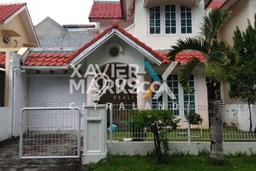 Dijual Rumah Mewah Elegan Dengan View Cantik di Pakuwon Indah, Surabaya Dijual Rumah Mewah Elegan Dengan View Cantik di Pakuwon Indah, Surabaya