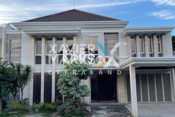 Rumah Luxury Modern Tanpa Renovasi di Pakuwon Indah Surabaya Rumah Luxury Modern Tanpa Renovasi di Pakuwon Indah Surabaya