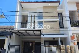 Disewakan! Rumah 4 Kamar Tidur &
4 Kamar Mandi di Surabaya Kota, Surabaya Disewakan! Rumah 4 Kamar Tidur &
4 Kamar Mandi di Surabaya Kota, Surabaya