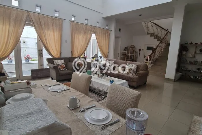Ready to Use! Premium House LT 250m2 Desain Modern di Cipete Ready to Use! Premium House LT 250m2 Desain Modern di Cipete
