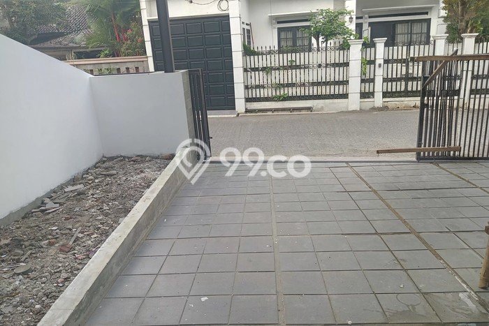 Rumah Strategis Modern Lb 120m2 di Batununggal, Bandung Rumah Strategis Modern Lb 120m2 di Batununggal, Bandung