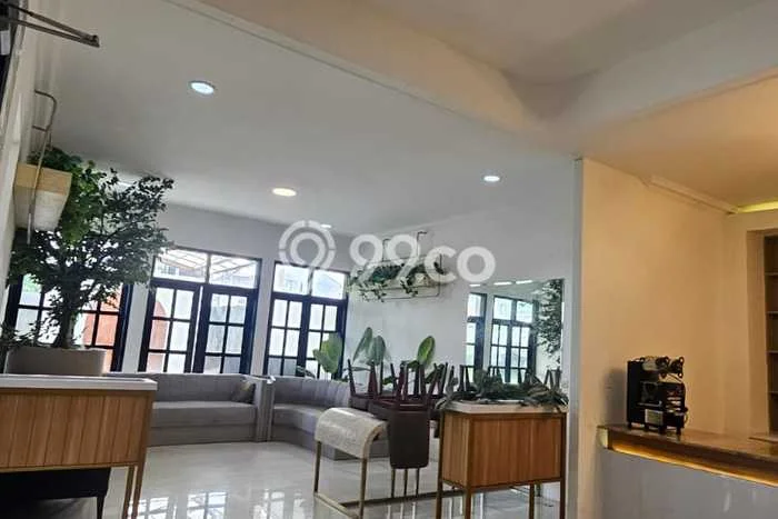 Unit Komersial Tersedia di Manyar Spesifikasi LB 300m2 Unit Komersial Tersedia di Manyar Spesifikasi LB 300m2