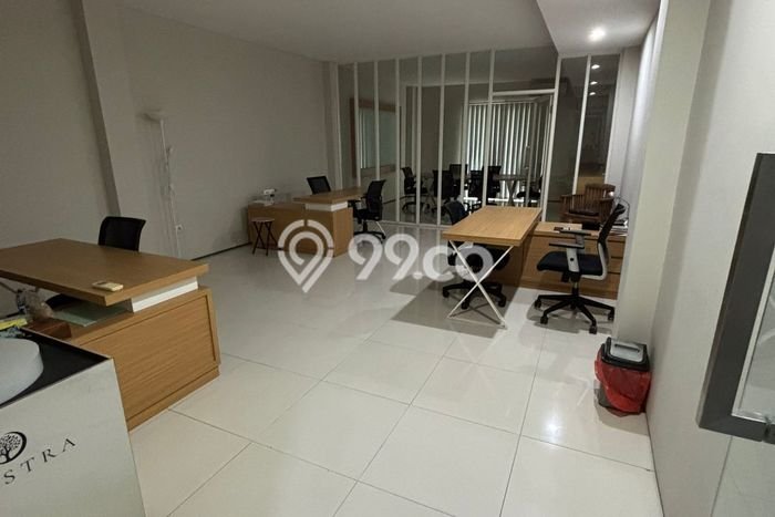 Ruko Dijual di Surabaya LT 100m2 & LB 230m2 Lokasi Terbaik! Ruko Dijual di Surabaya LT 100m2 & LB 230m2 Lokasi Terbaik!