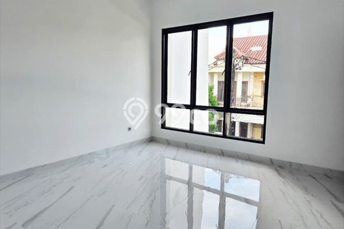 Hunian Elit LB 177m2 Siap Pakai Desain Elegan di Villa Meruya, Jakarta Barat Hunian Elit LB 177m2 Siap Pakai Desain Elegan di Villa Meruya, Jakarta Barat