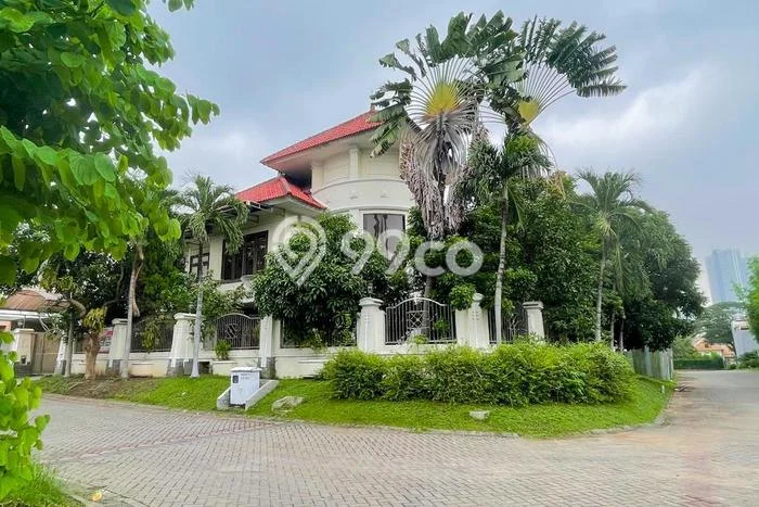 Siap Huni Rumah Mewah 6 Kamar di Pakuwon Indah Dekat ke Mana Saja Siap Huni Rumah Mewah 6 Kamar di Pakuwon Indah Dekat ke Mana Saja