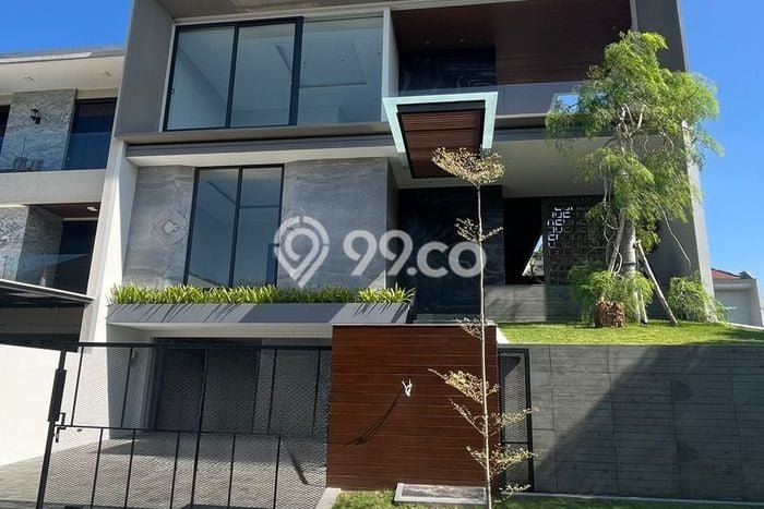 Rumah Nyaman dengan Luas Tanah 300m2m² dan Luas Bangunan 600m2m² di Kawasan Citraland, Surabaya Rumah Nyaman dengan Luas Tanah 300m2m² dan Luas Bangunan 600m2m² di Kawasan Citraland, Surabaya
