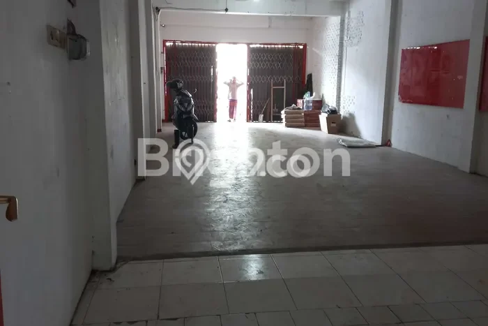 Disewakan Ruko di Pusat Kota Malang Ramai Strategis Disewakan Ruko di Pusat Kota Malang Ramai Strategis