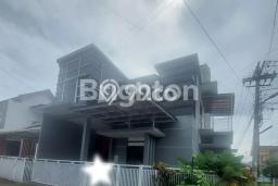 Dijual Rumah 6 Kamar Lokasi Ideal Nyaman dan Strategis di Lowokwaru Dijual Rumah 6 Kamar Lokasi Ideal Nyaman dan Strategis di Lowokwaru