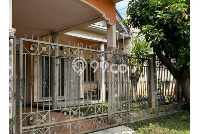 Rumah di , 4 KT, Akses Mudah Pusat Kota, LT 200m2m² LB 158m2m² Rumah di , 4 KT, Akses Mudah Pusat Kota, LT 200m2m² LB 158m2m²