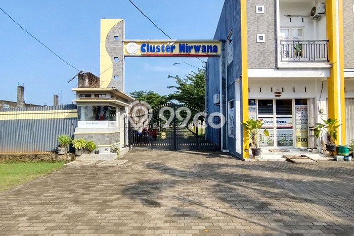 Hunian Strategis 2 KT LB 40m2 Kondisi Bagus di Glodok Hunian Strategis 2 KT LB 40m2 Kondisi Bagus di Glodok