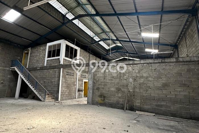 FOR SALE! Gudang di Driyorejo Gresik, LT 4058m2, LB 800m2 FOR SALE! Gudang di Driyorejo Gresik, LT 4058m2, LB 800m2