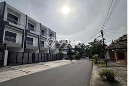Rumah Elit Modern Tanpa Renovasi di Tanjung Duren Jakarta Barat Rumah Elit Modern Tanpa Renovasi di Tanjung Duren Jakarta Barat