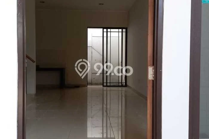 Rumah sewa siap pakai 3 KT di Green Lake City, Jakarta Barat Rumah sewa siap pakai 3 KT di Green Lake City, Jakarta Barat