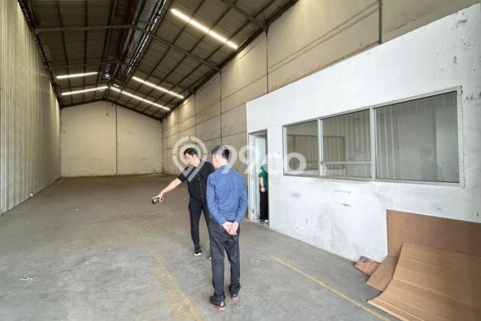 Gudang Kawasan , Luas 378m2m², Pusat Komersial, Siap Operasi Gudang Kawasan , Luas 378m2m², Pusat Komersial, Siap Operasi
