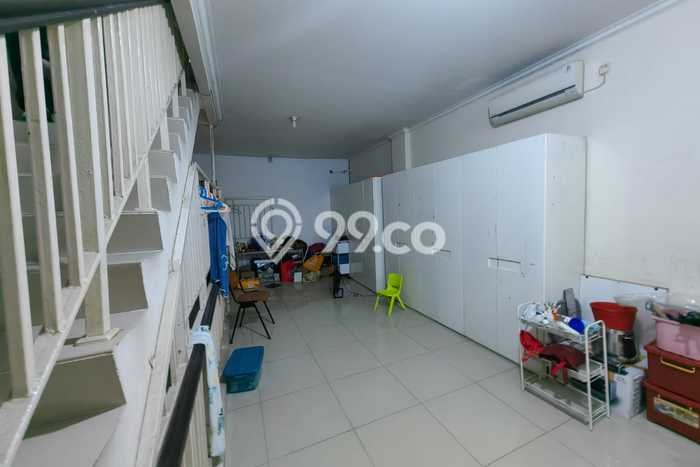 Ruko Dijual di Prime Area Jakarta Barat Luas 235m2 Ruko Dijual di Prime Area Jakarta Barat Luas 235m2