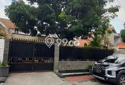 Rumah Asri dengan Luas Bangunan 300m2m² di Lokasi , Surabaya Rumah Asri dengan Luas Bangunan 300m2m² di Lokasi , Surabaya