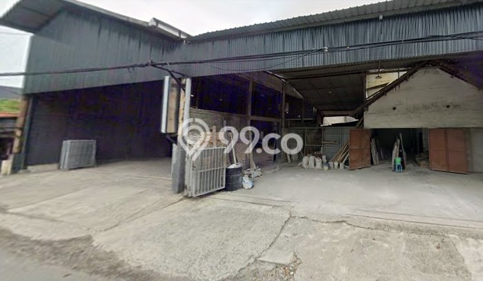 AREA KOMERSIAL! Gudang Kawasan Wiyung, Luas 1700m2m², Posisi Strategis AREA KOMERSIAL! Gudang Kawasan Wiyung, Luas 1700m2m², Posisi Strategis