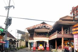 RARE UNIT! Rumah di Wiyung, 0 KM, Pemandangan Indah, Luas 1085m2m² LB 2000m2m² RARE UNIT! Rumah di Wiyung, 0 KM, Pemandangan Indah, Luas 1085m2m² LB 2000m2m²