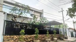 Jual Ruko Kawasan Simokerto, Luas 135m2m², Kawasan Bisnis, Akses Mudah Jual Ruko Kawasan Simokerto, Luas 135m2m², Kawasan Bisnis, Akses Mudah