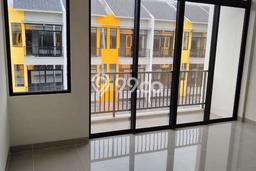 Disewakan Ruko komersial di Kelapa Gading luas bangunan 180m2 Disewakan Ruko komersial di Kelapa Gading luas bangunan 180m2