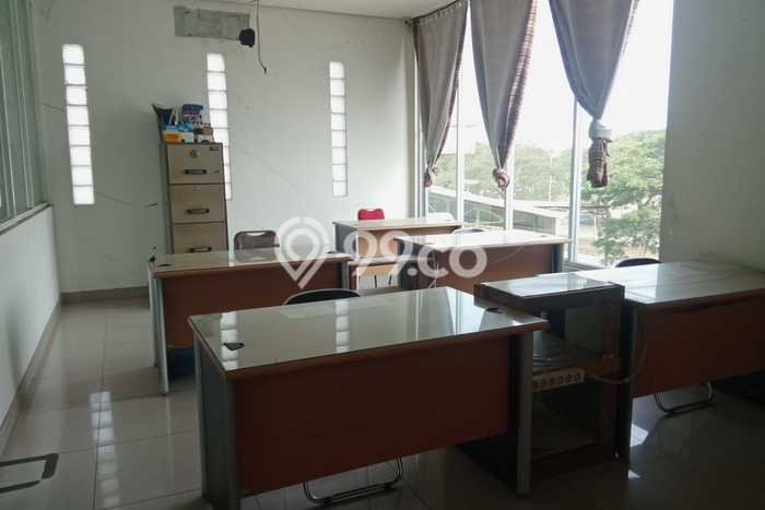 Unit Gudang Dijual di Jakarta Utara LT 2584m2 & LB 1560m2 Unit Gudang Dijual di Jakarta Utara LT 2584m2 & LB 1560m2