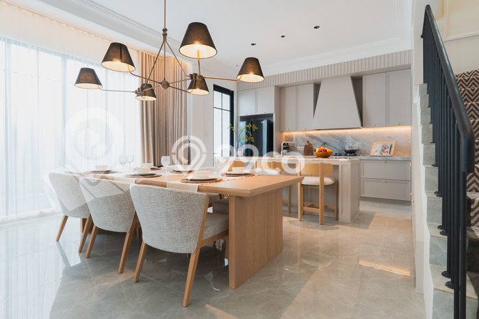 Rumah Mewah LB 225m2 Siap Pakai Desain Elegan di Sentul, Bogor Rumah Mewah LB 225m2 Siap Pakai Desain Elegan di Sentul, Bogor
