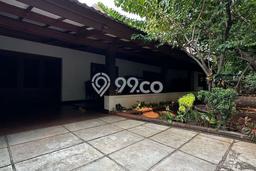Rumah Nyaman 4 KT LT 1119m² di Kebayoran Baru, Jakarta Selatan Rumah Nyaman 4 KT LT 1119m² di Kebayoran Baru, Jakarta Selatan