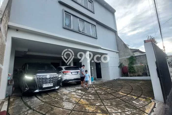 Dijual Segera Kost 20 Kamar, 20 Kamar Mandi di Kebayoran Baru, Jakarta Selatan, Luas 600m2 Dijual Segera Kost 20 Kamar, 20 Kamar Mandi di Kebayoran Baru, Jakarta Selatan, Luas 600m2